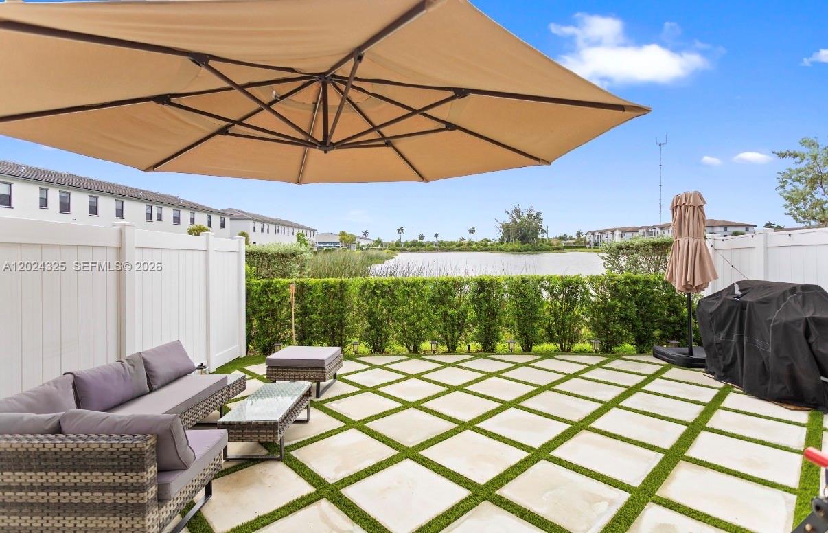 VISTA LAGO - Residential Lease