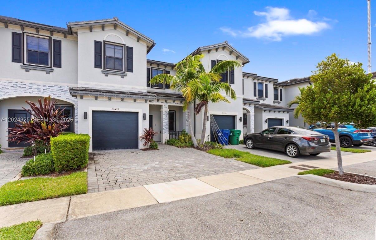 VISTA LAGO - Residential Lease