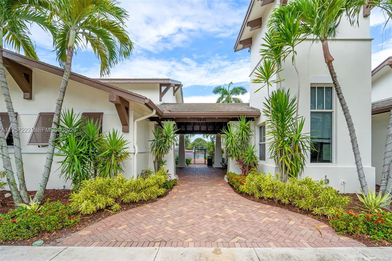 CITYSIDE CONDO - Residential