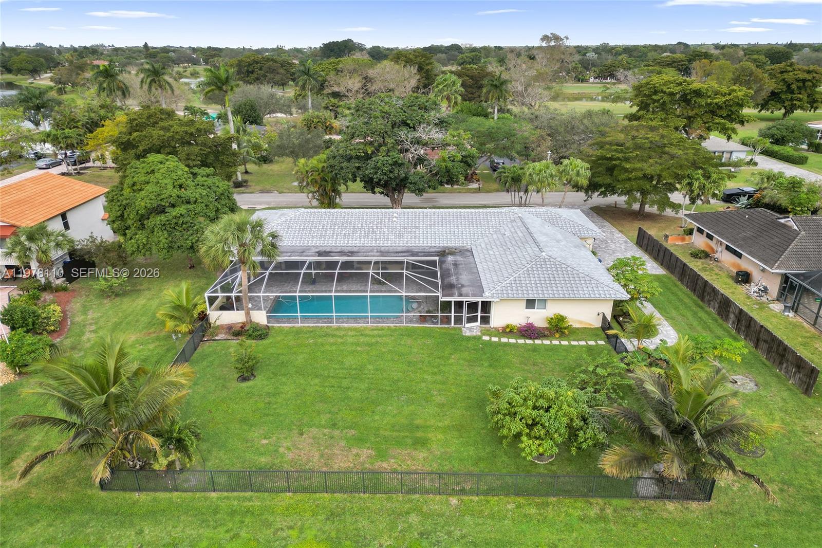 CORAL SPRINGS COUNTRY CLU - Residential