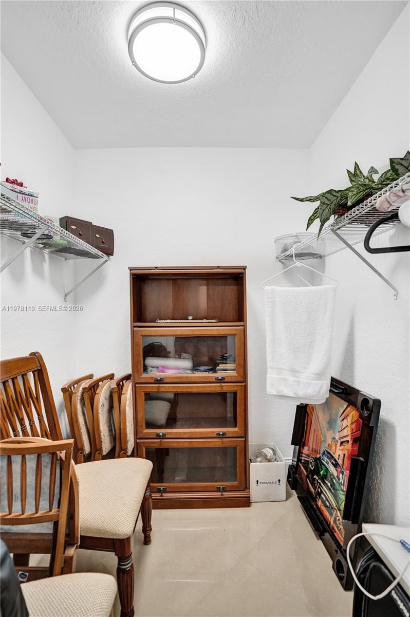 CORAL SPRINGS COUNTRY CLU - Residential