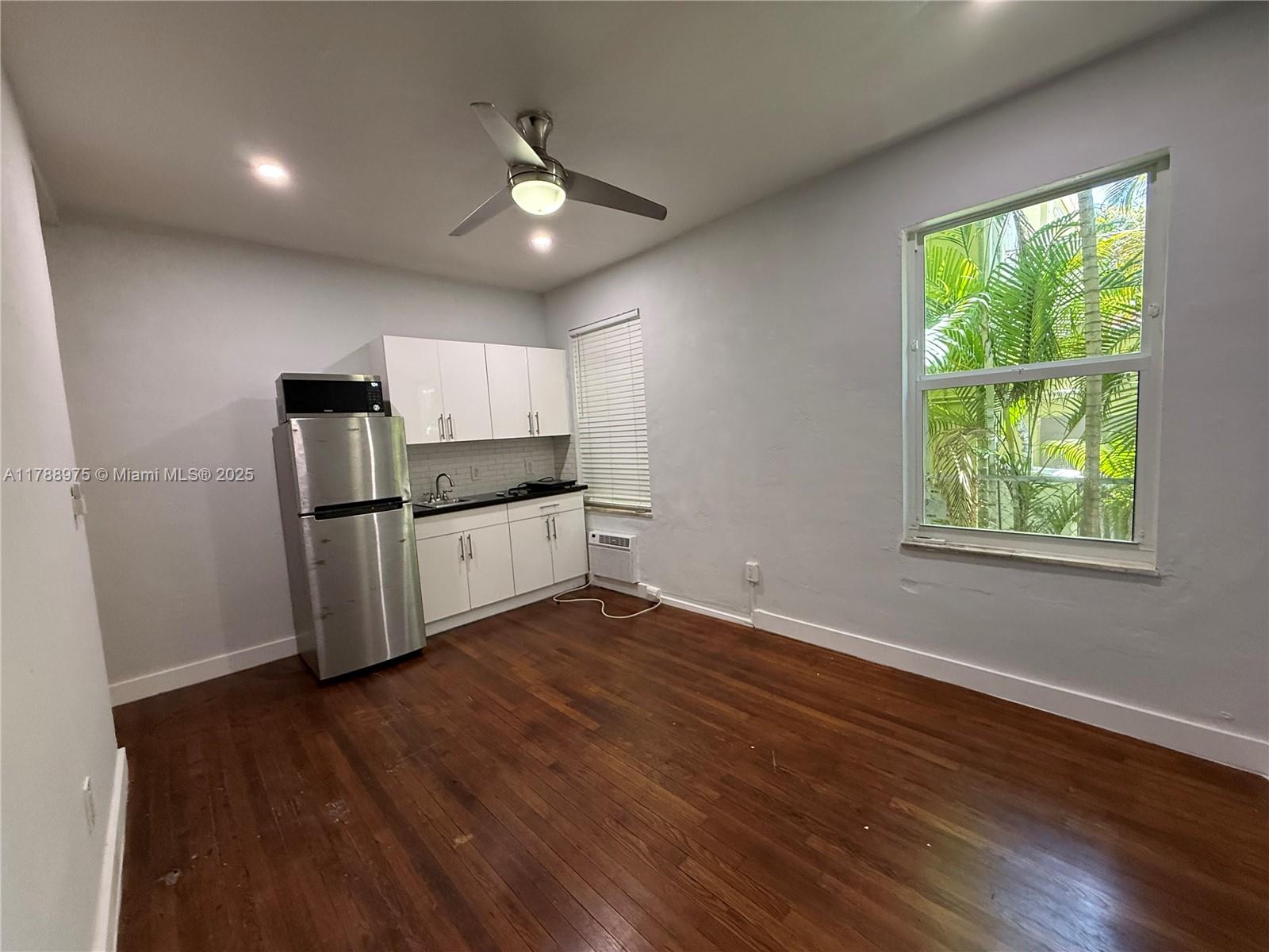 315 W 28th St 10, Miami Beach, Miami-Dade County, Florida - 1 Bathrooms - 