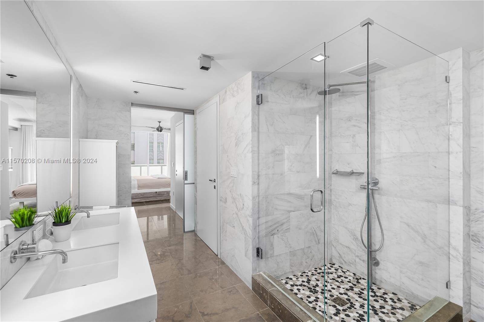 Miami Beach, Florida 33139, United States, 1 Bedroom Bedrooms, ,2 BathroomsBathrooms,Residential,Active,60434