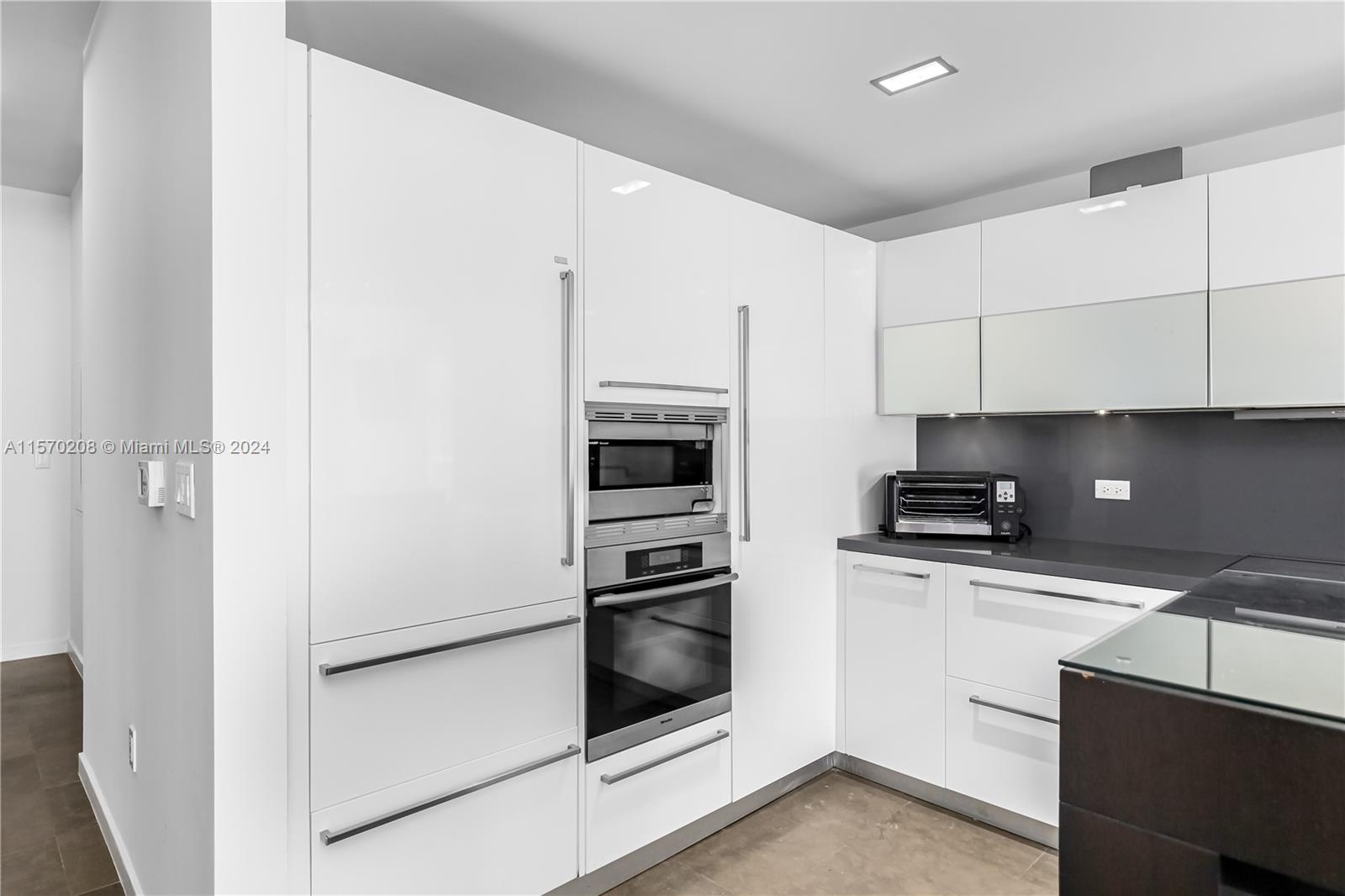 Miami Beach, Florida 33139, United States, 1 Bedroom Bedrooms, ,2 BathroomsBathrooms,Residential,Active,60434