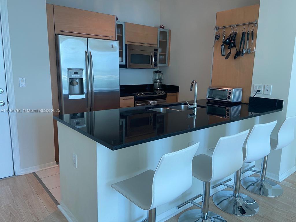 Rental Property at 950 Brickell Bay Dr 1903, Miami, Broward County, Florida - Bedrooms: 1 
Bathrooms: 1  - $3,200 MO.