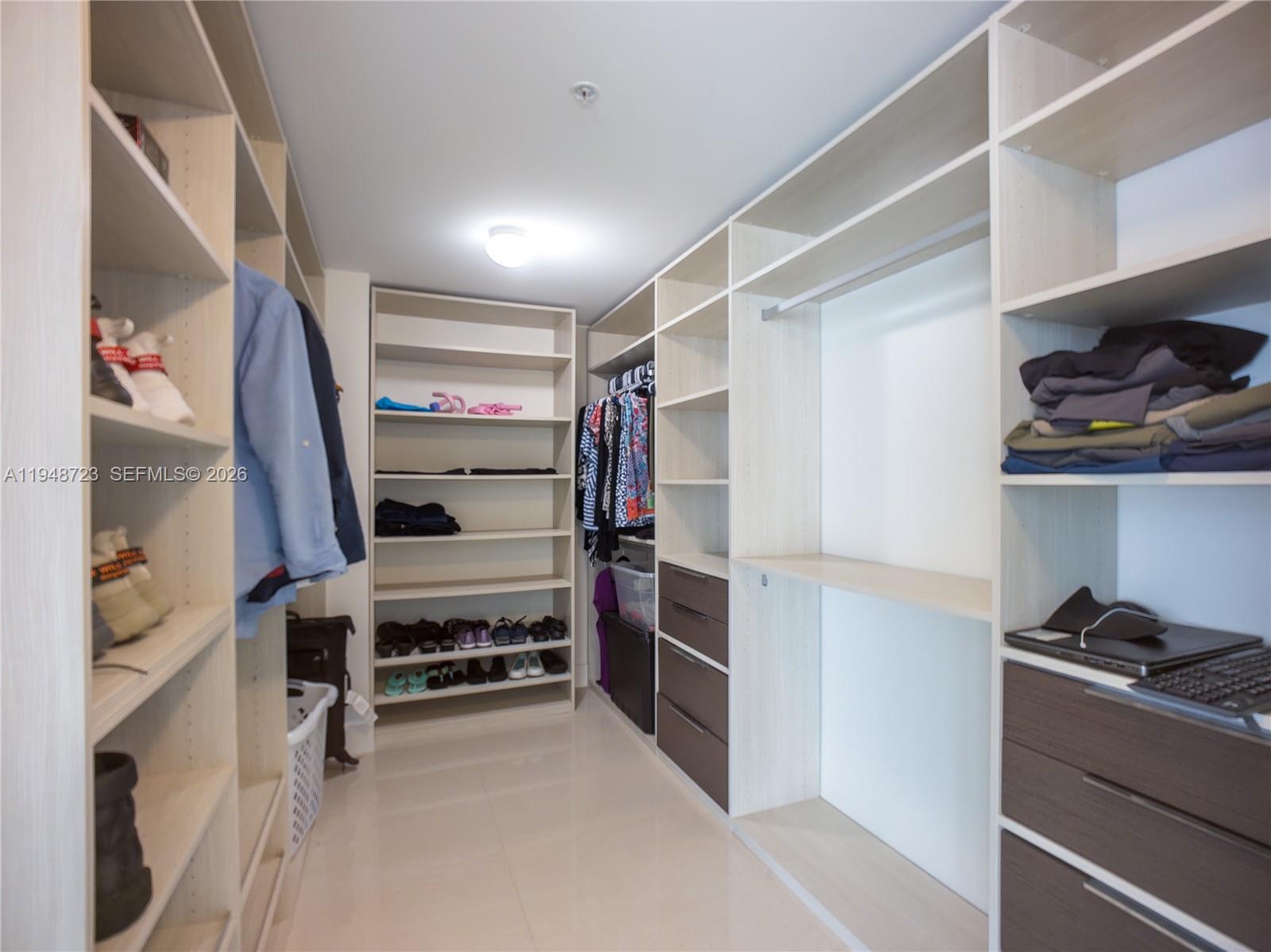 MARINA PALMS RESIDENCES N - Residential