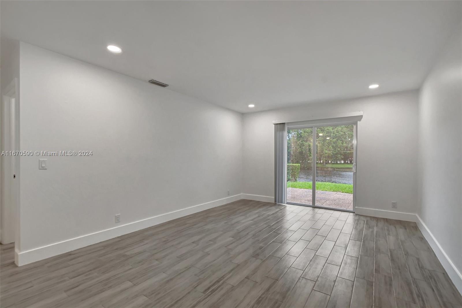 BOCA LAKES CONDO - Residential