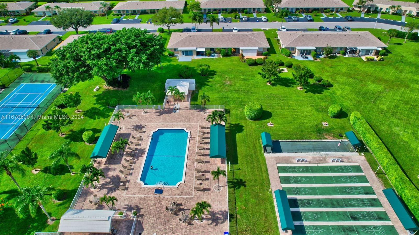 BOCA LAKES CONDO - Residential