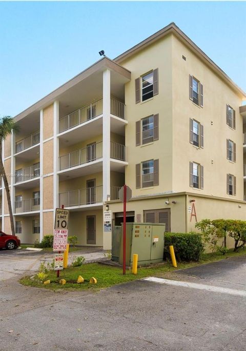 A home in Lauderdale Lakes