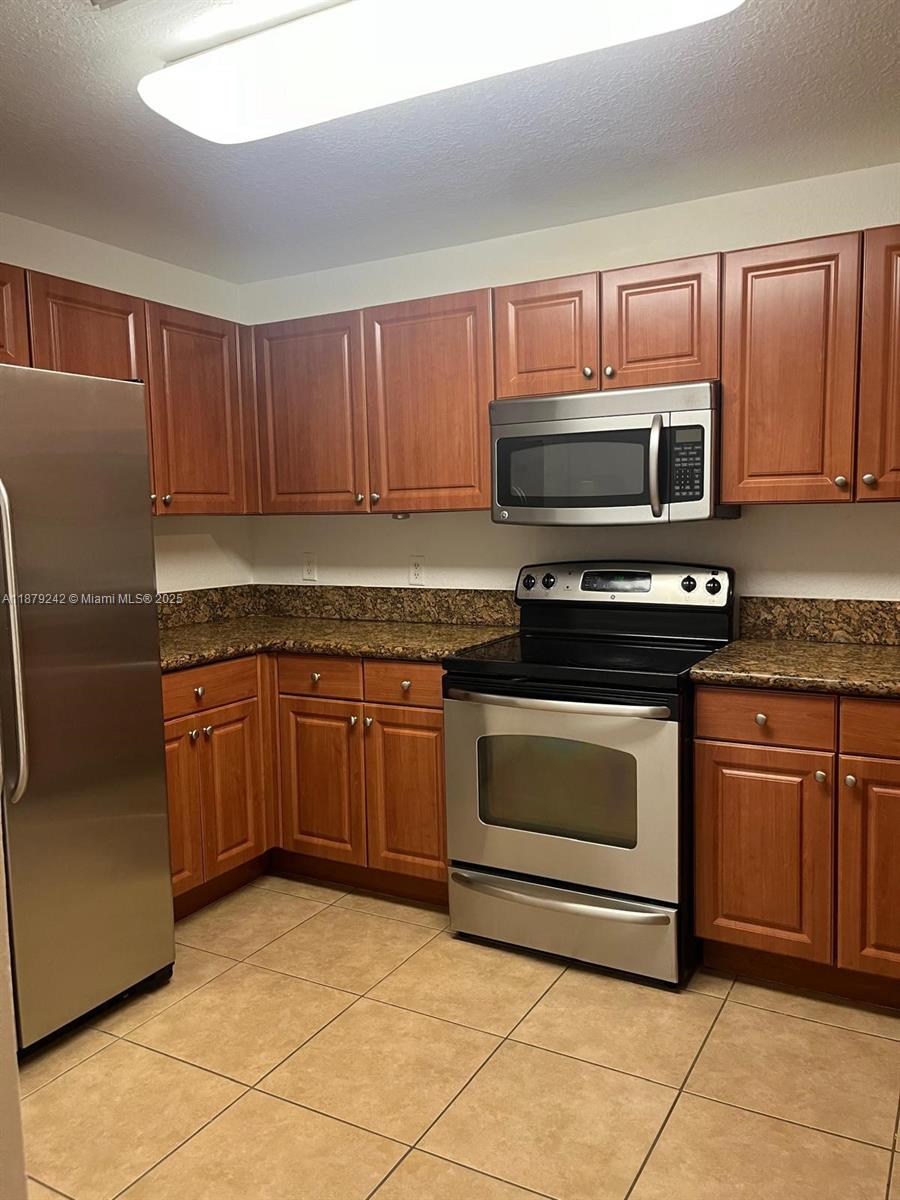 ST MORTIZ AT DORAL CONDO - Residential