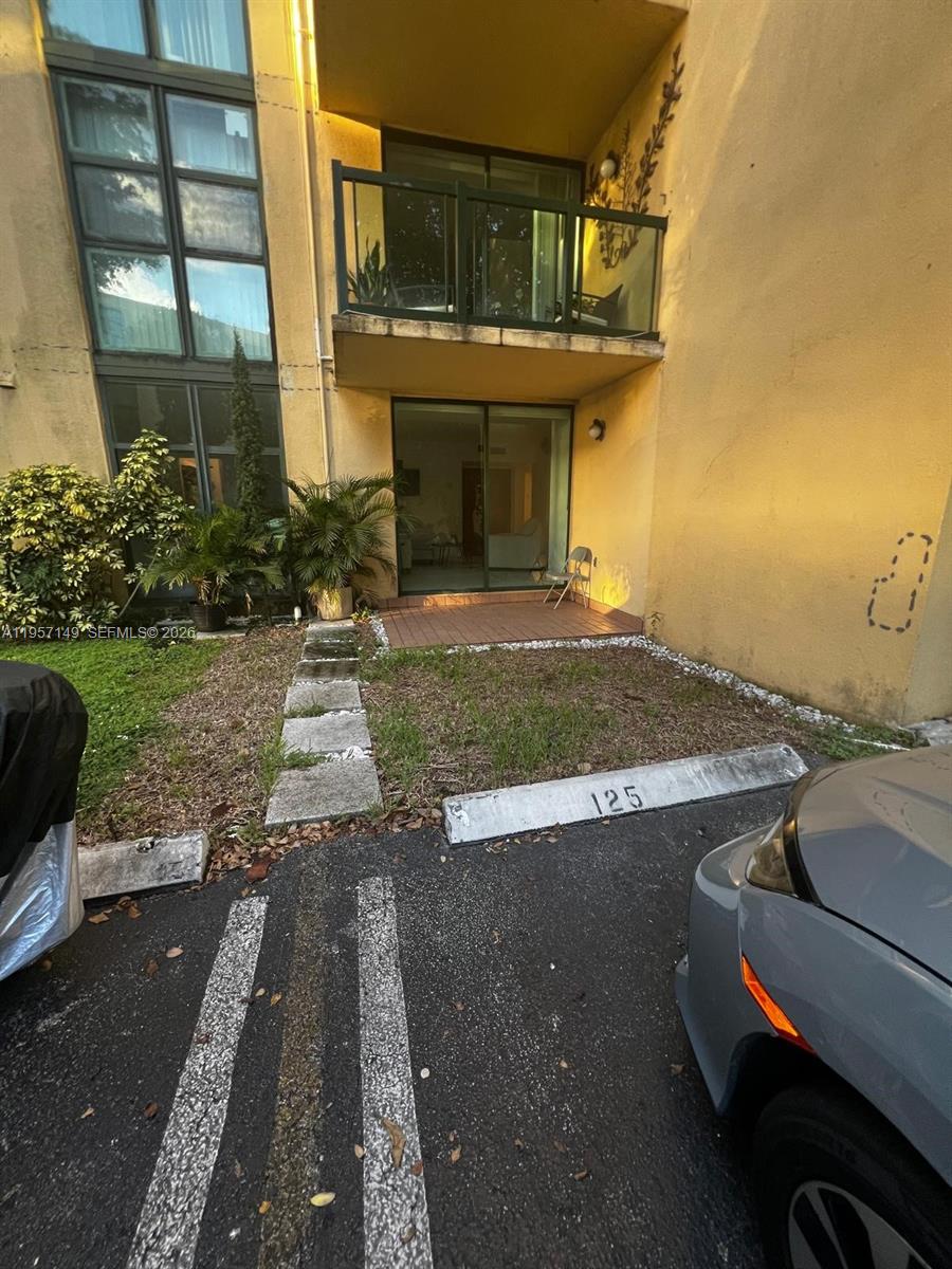 INTERNATIONAL PARK I COND - Residential