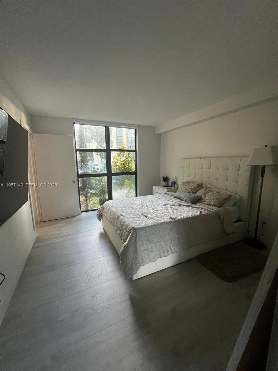 INTERNATIONAL PARK I COND - Residential