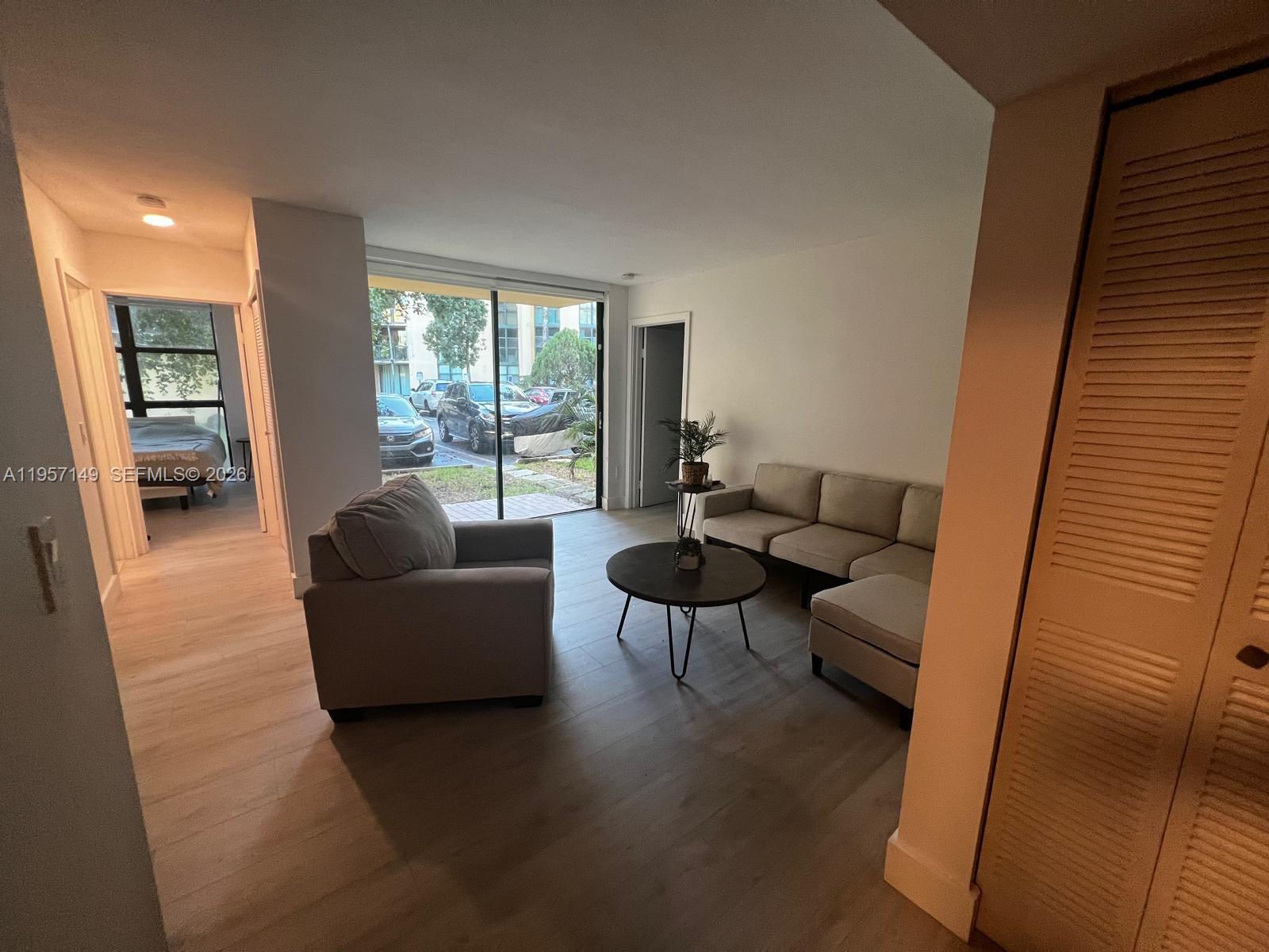 INTERNATIONAL PARK I COND - Residential