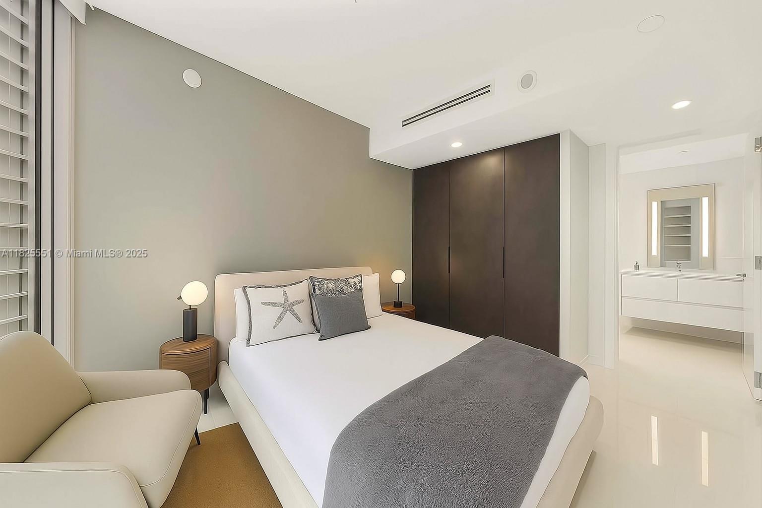 ASTON MARTIN - Residential