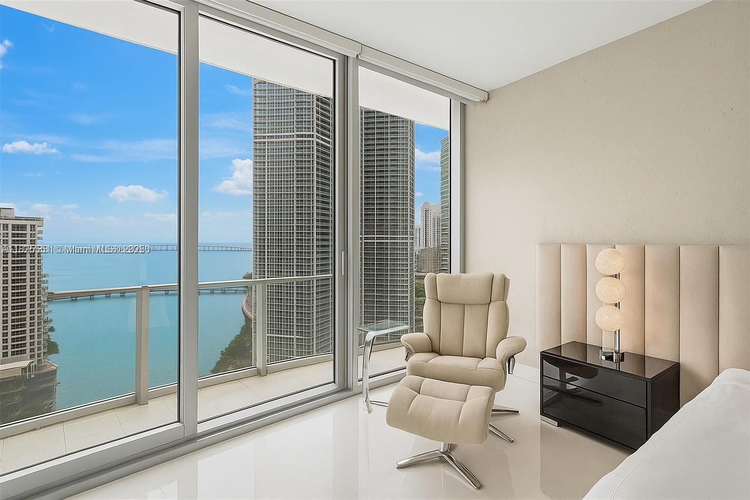 ASTON MARTIN - Residential