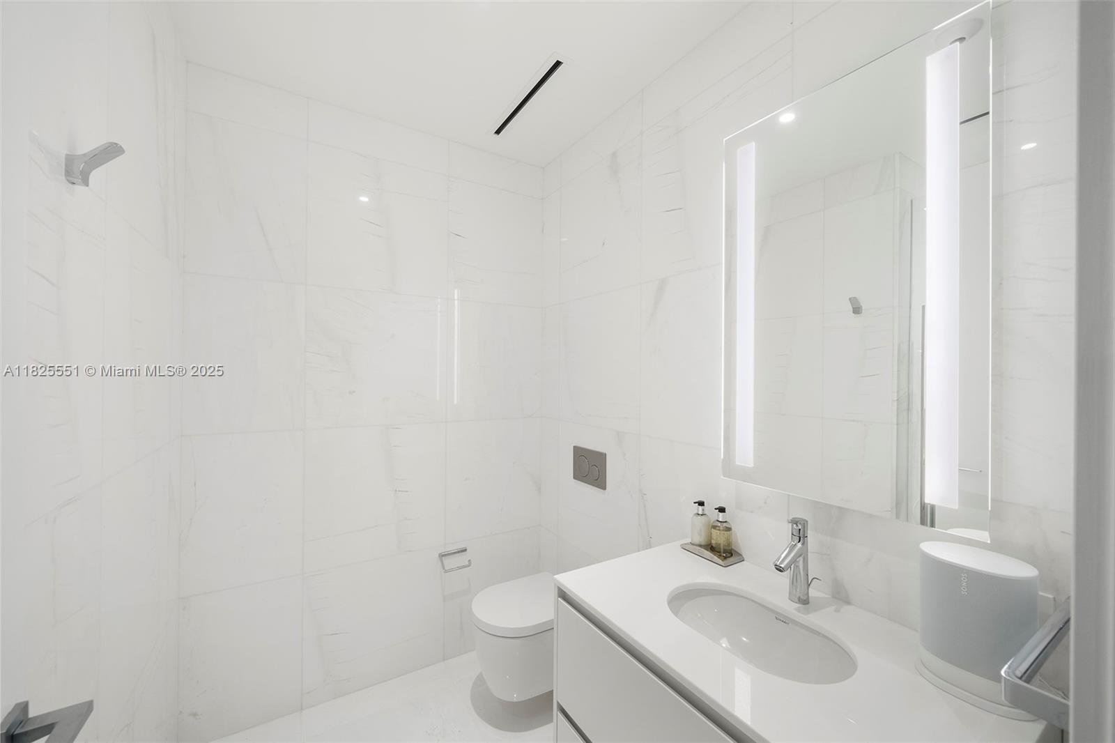 ASTON MARTIN - Residential