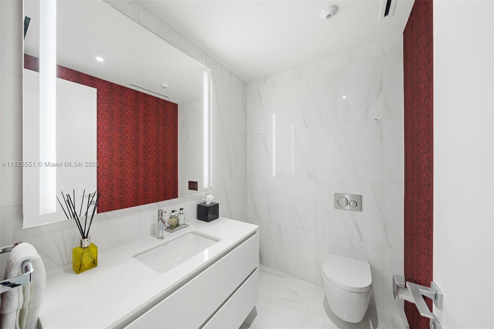 ASTON MARTIN - Residential