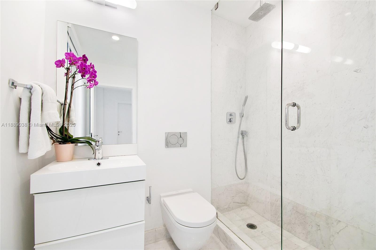 CONTINUUM ON SOUTH BEACH - Residential Lease