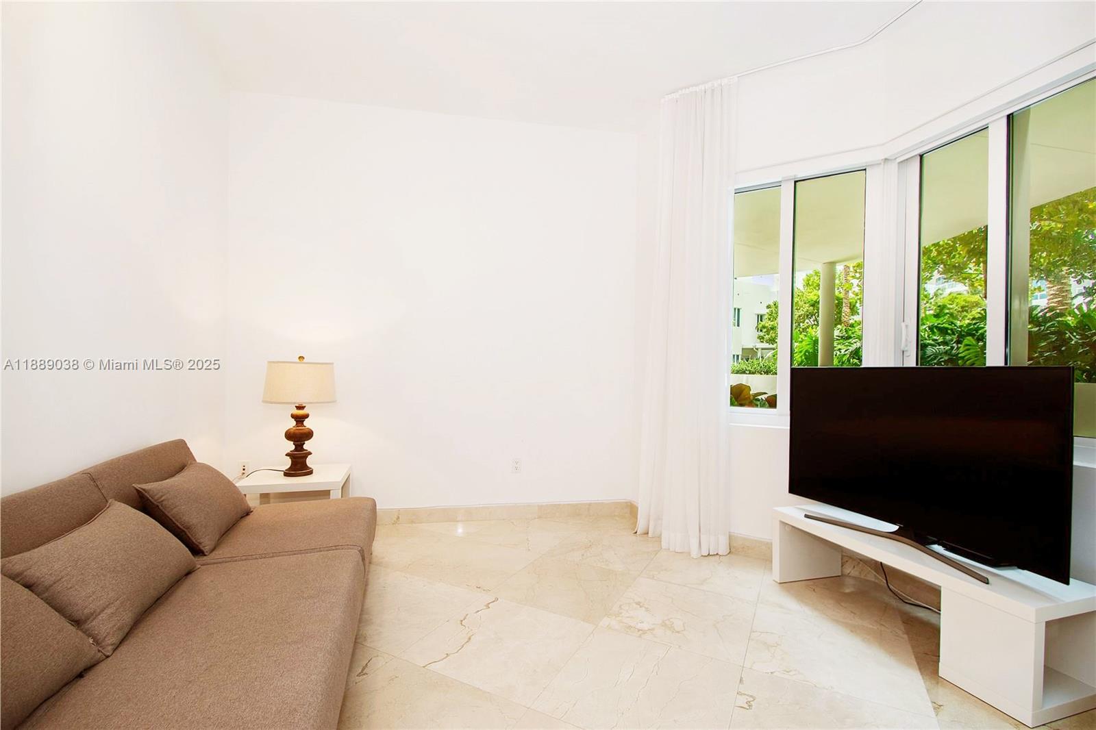 CONTINUUM ON SOUTH BEACH - Residential Lease