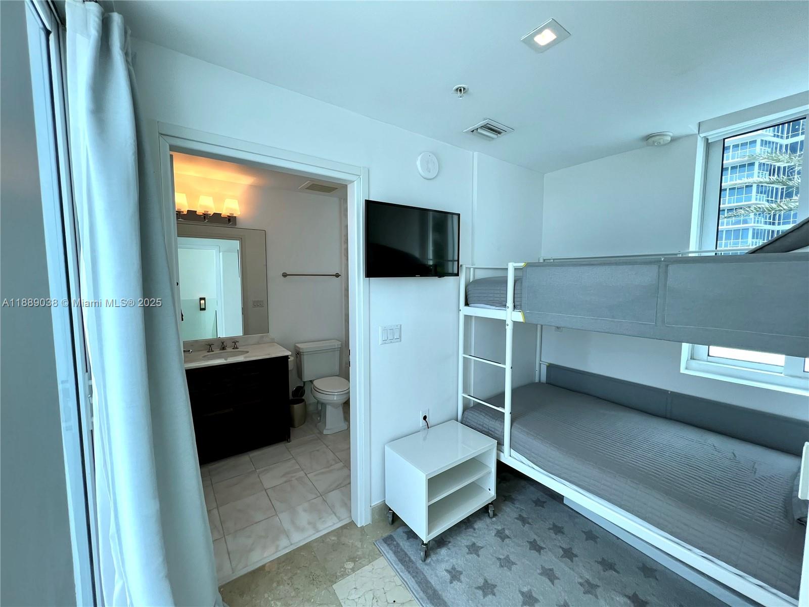 CONTINUUM ON SOUTH BEACH - Residential Lease