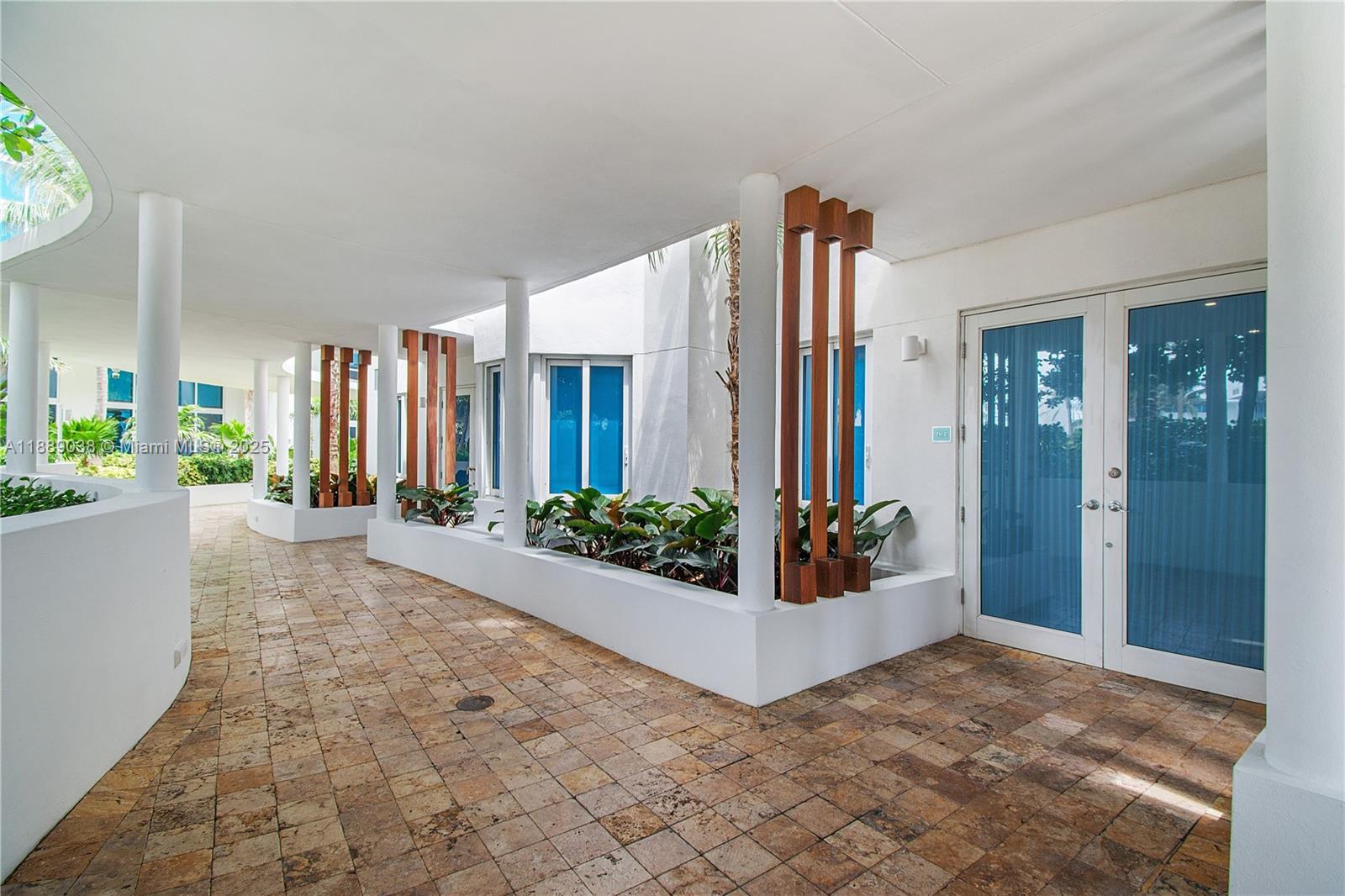 CONTINUUM ON SOUTH BEACH - Residential Lease