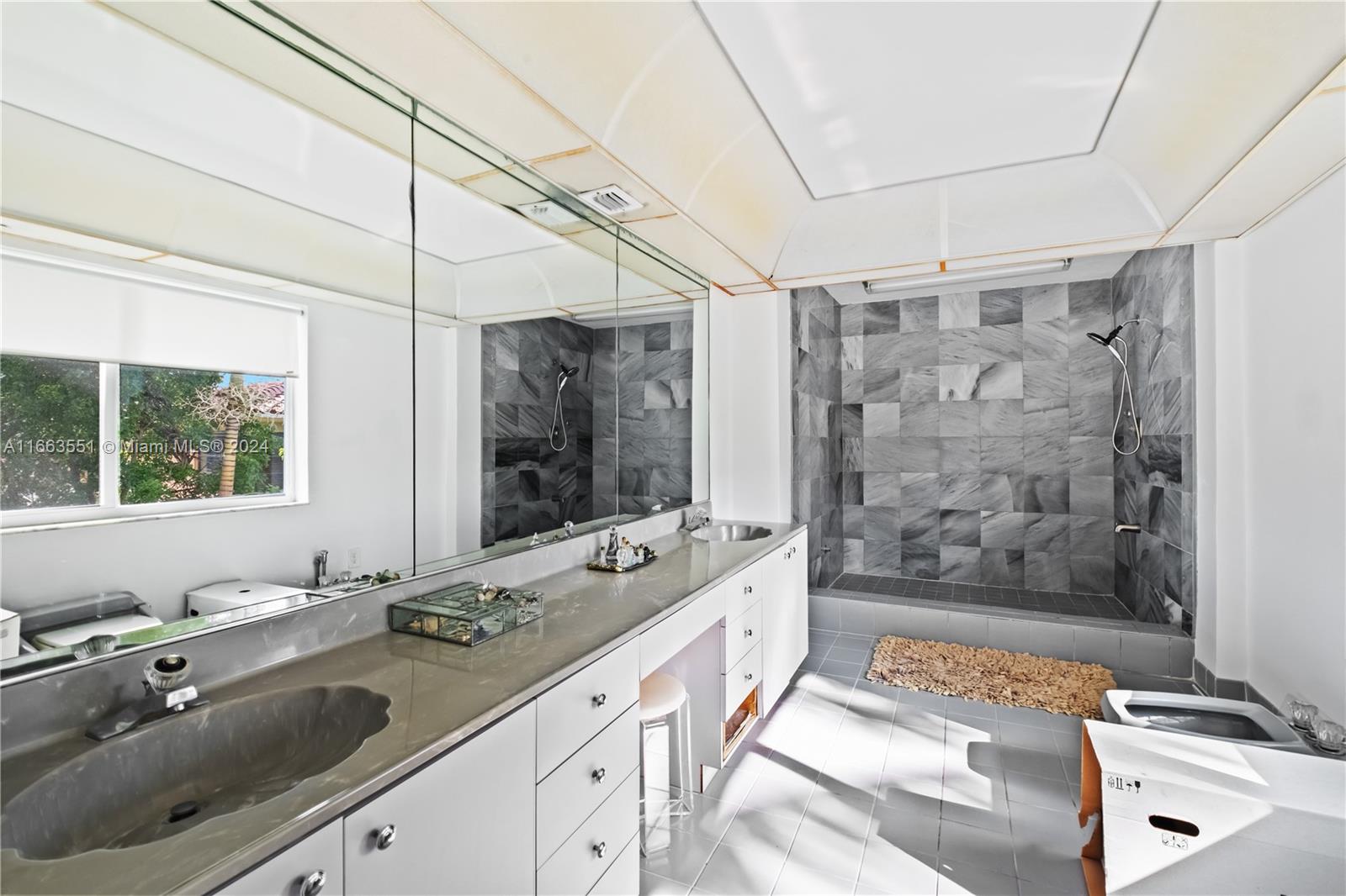 RE-PLAT OF TRACK C MIAMI - Residential