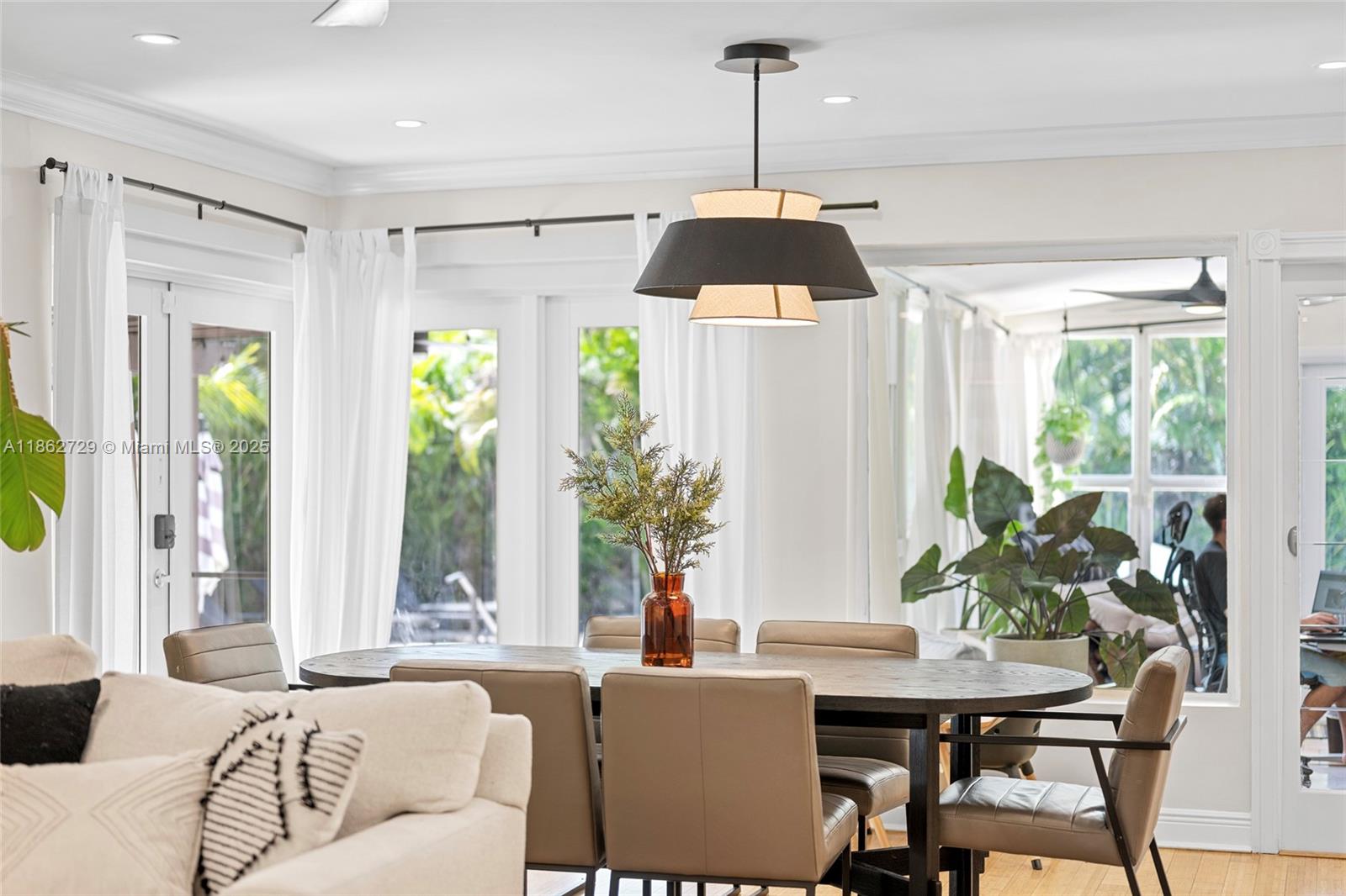 HOLLYWOOD - Residential