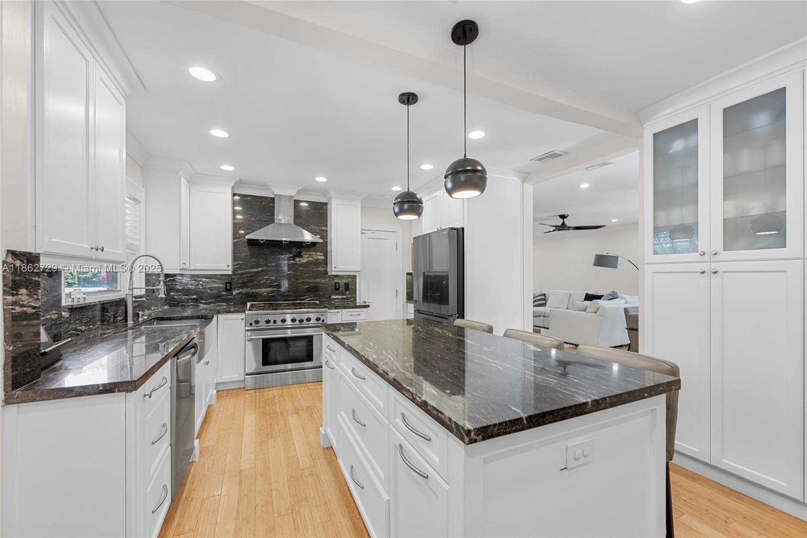 HOLLYWOOD - Residential