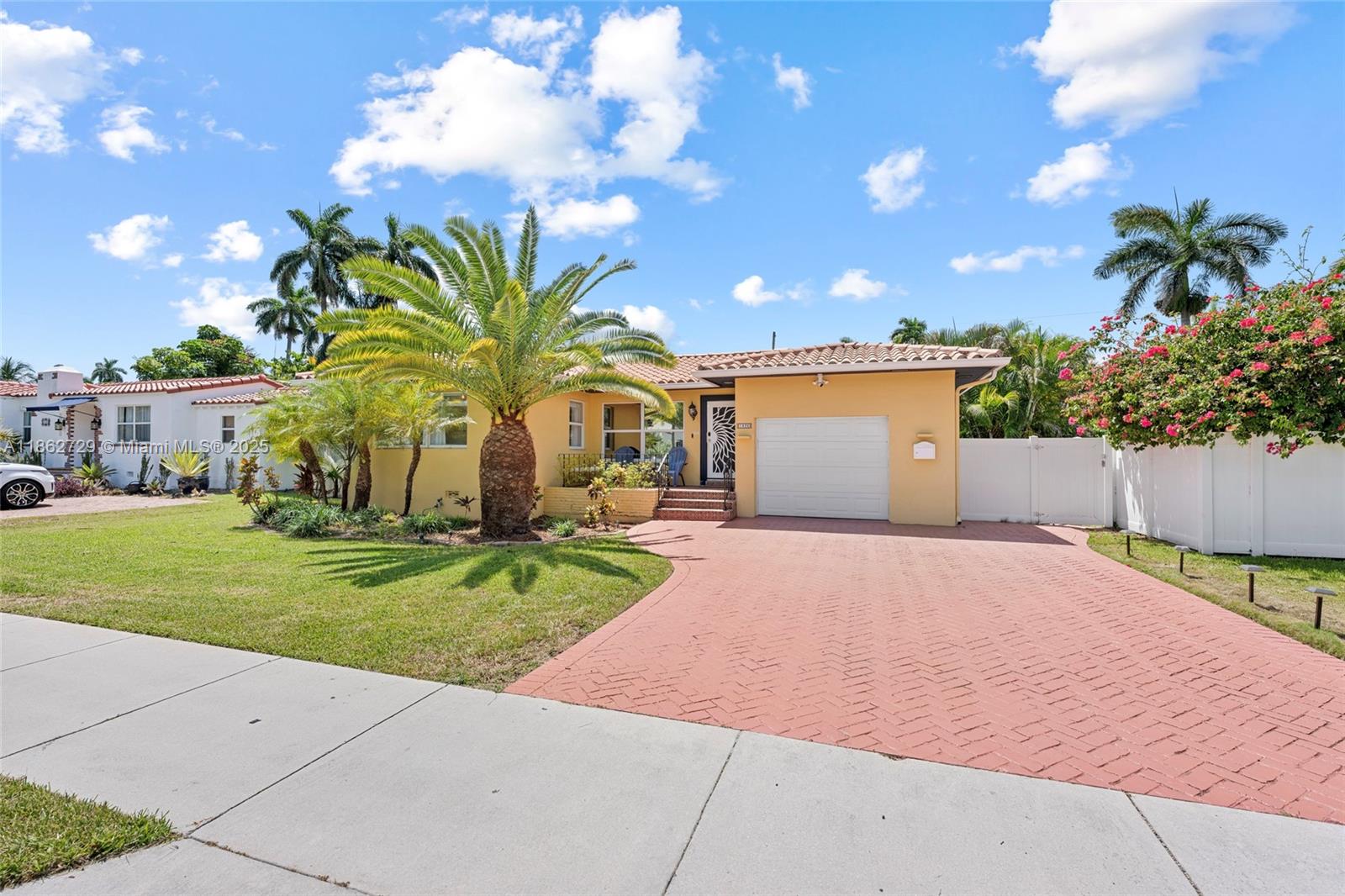 HOLLYWOOD - Residential