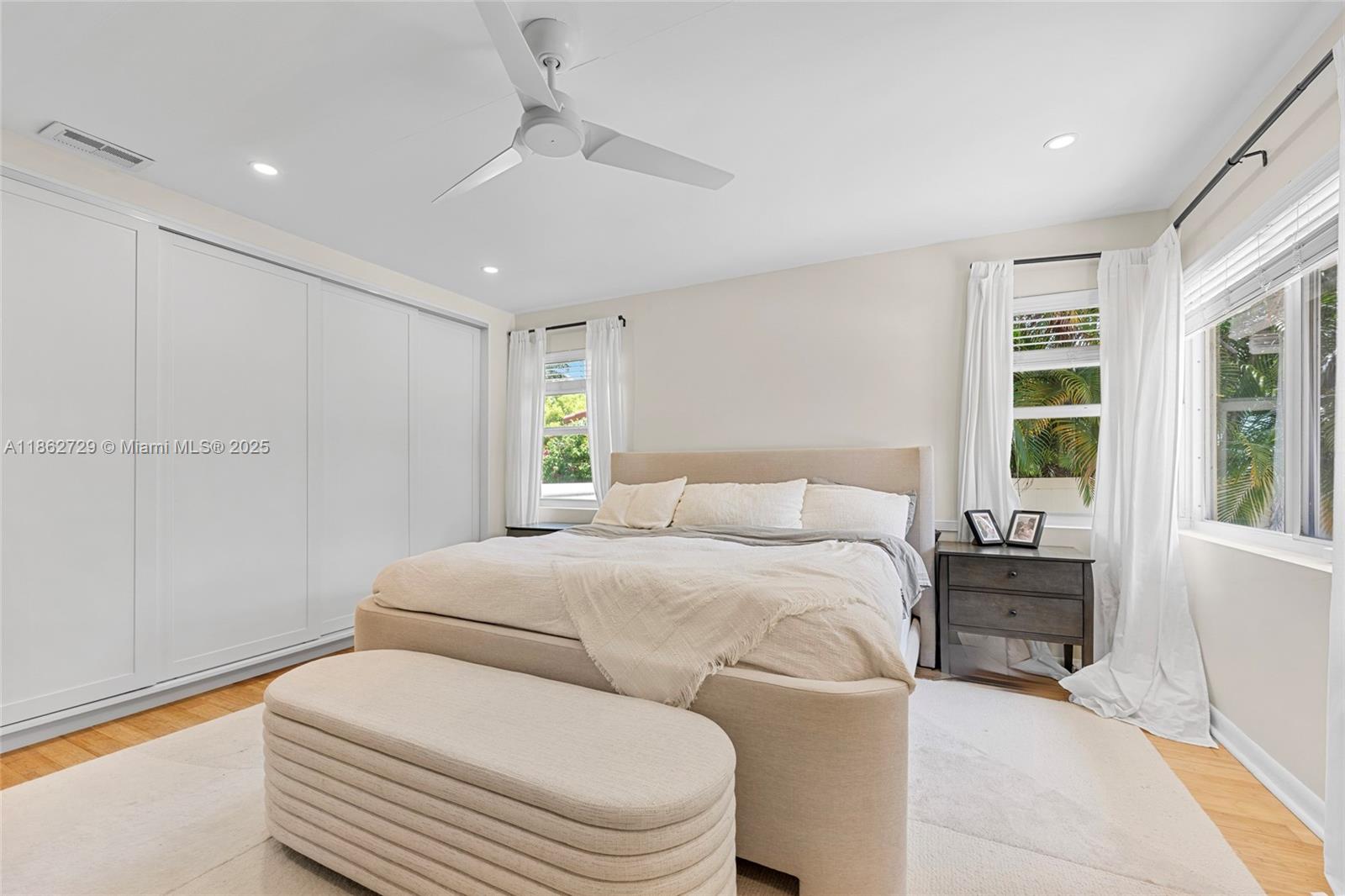 HOLLYWOOD - Residential