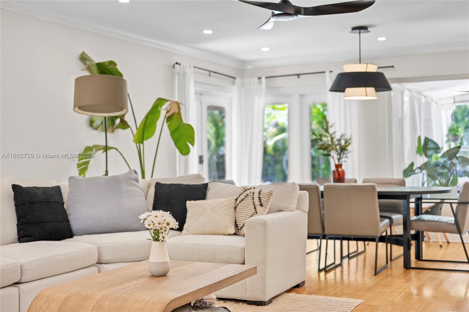 HOLLYWOOD - Residential