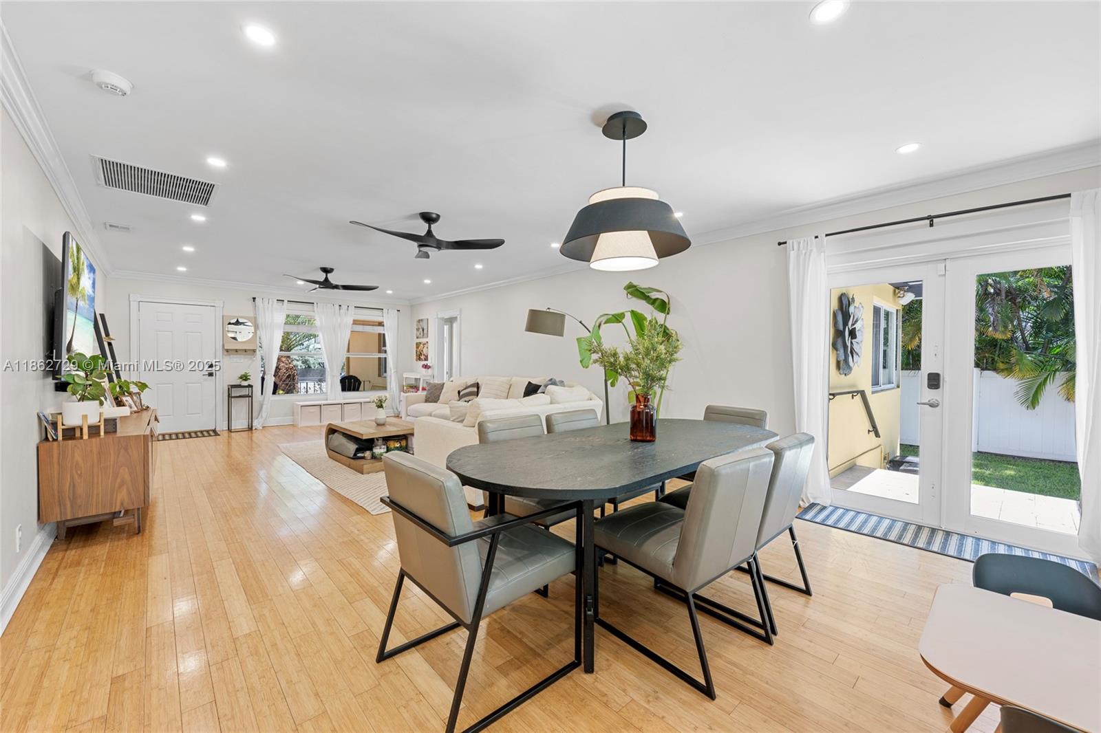 HOLLYWOOD - Residential