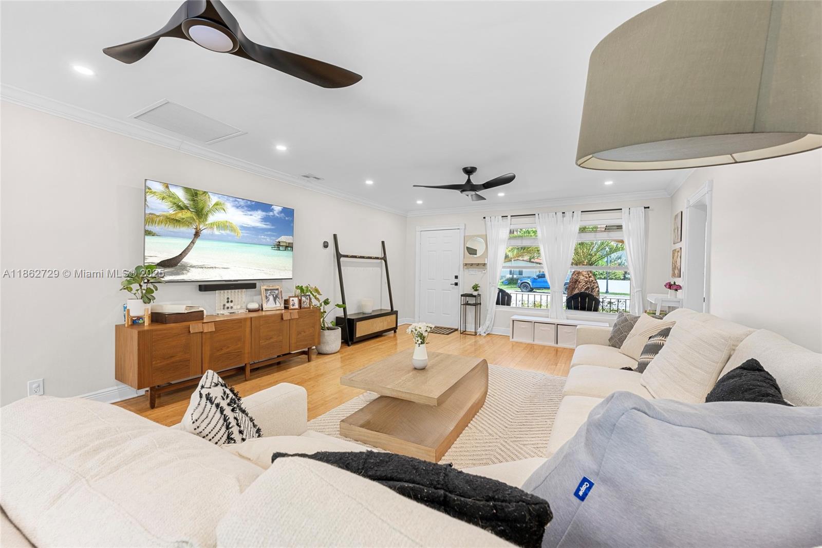 HOLLYWOOD - Residential