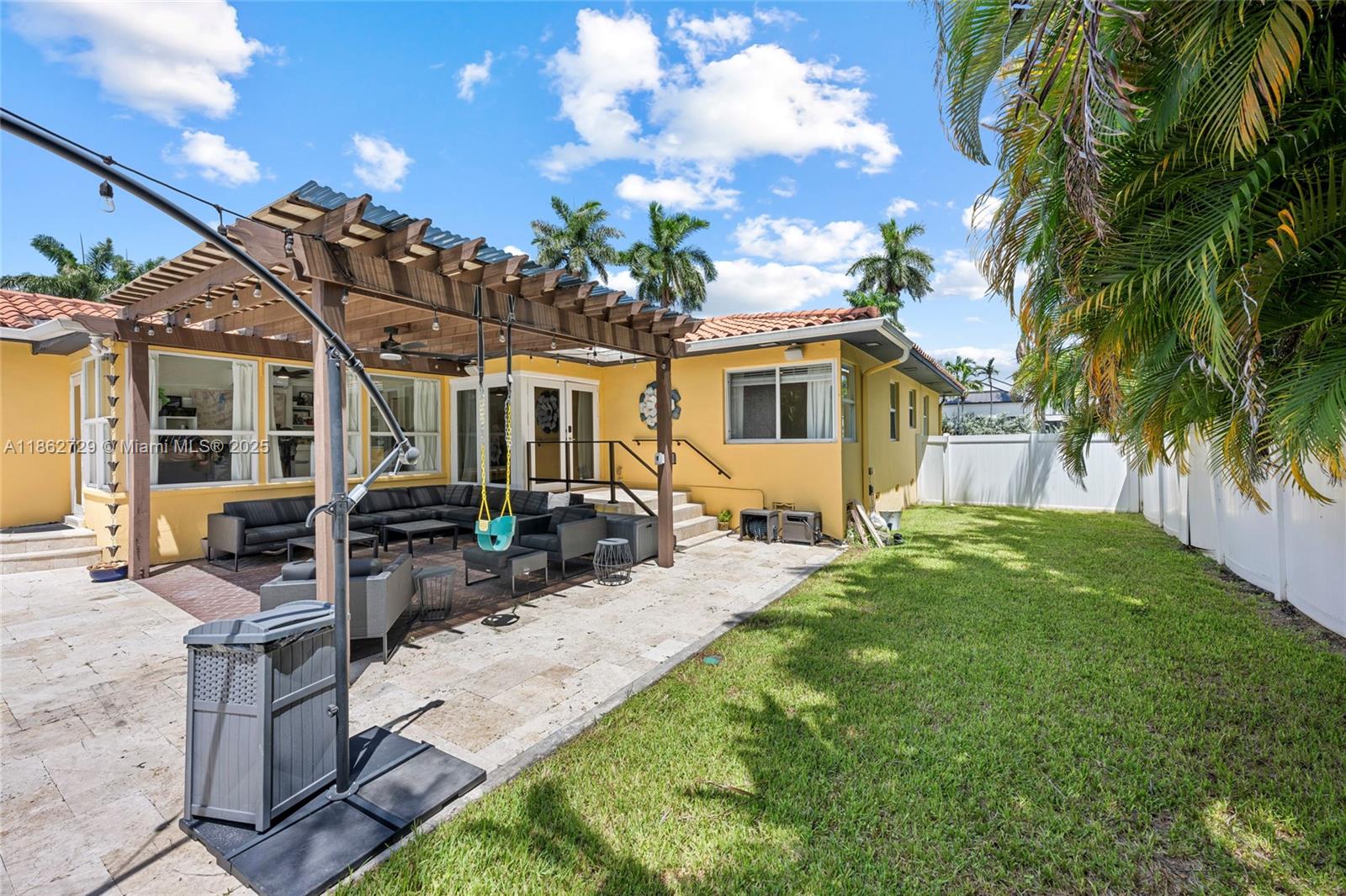 HOLLYWOOD - Residential