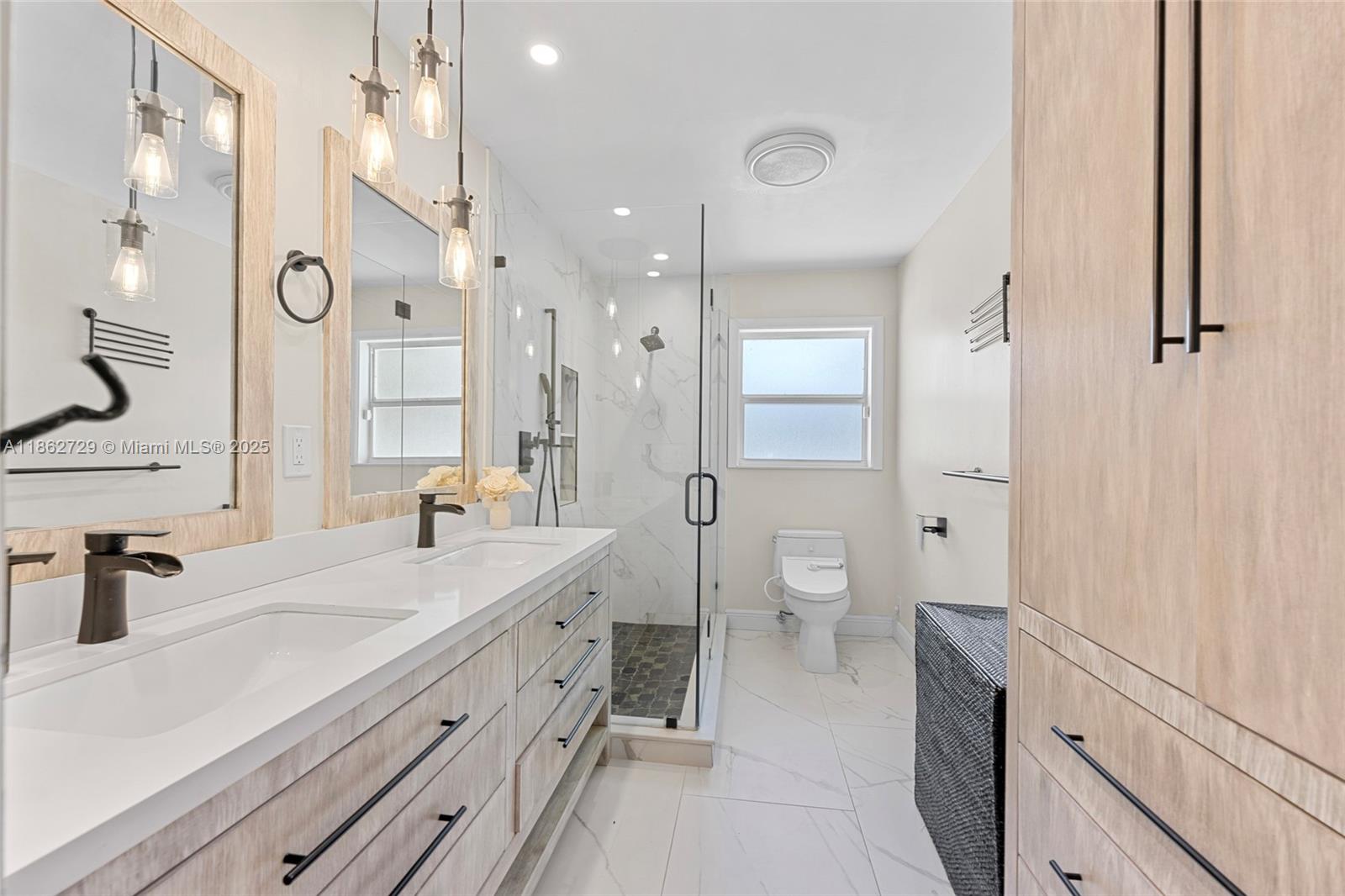 HOLLYWOOD - Residential