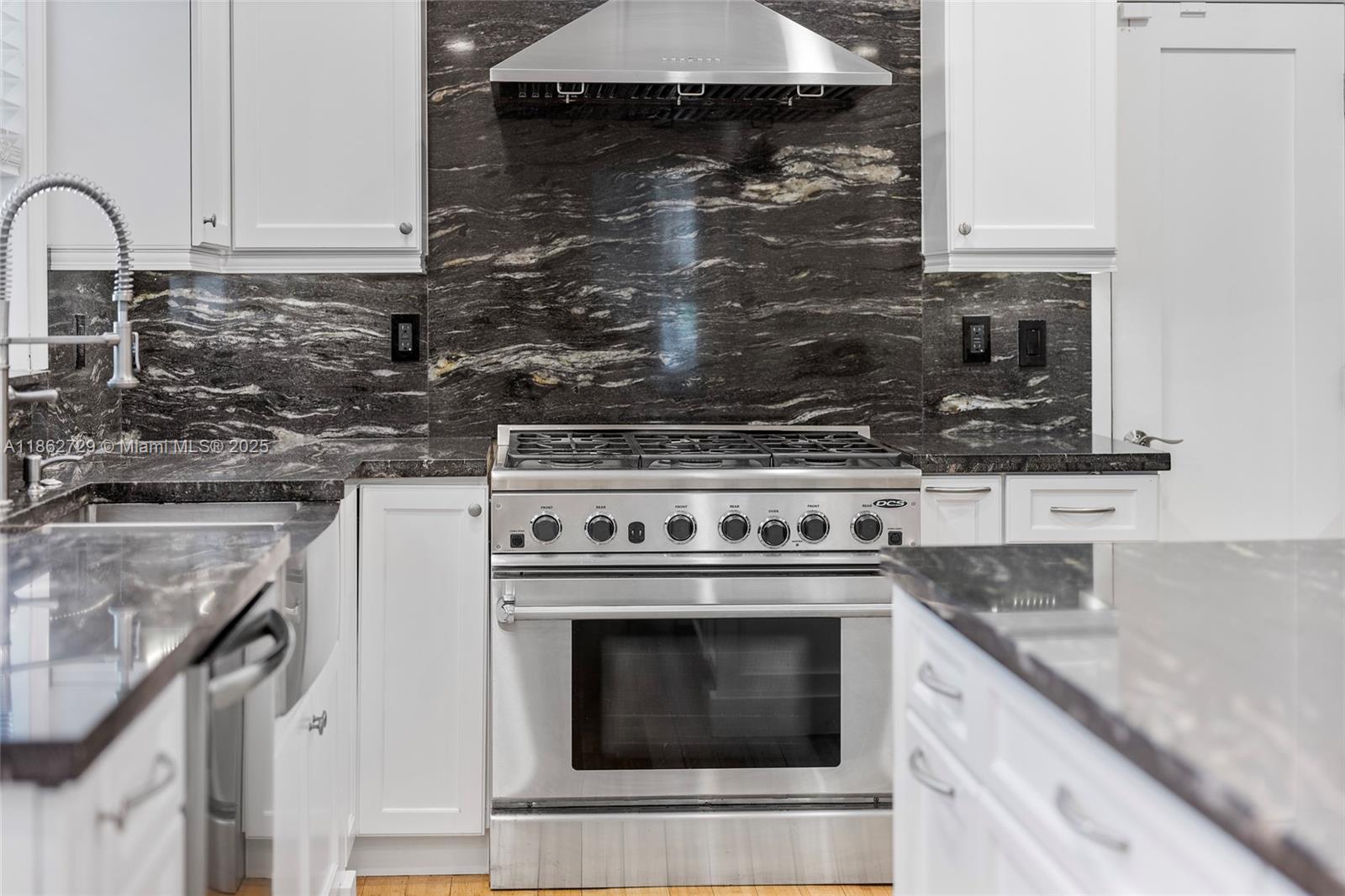 HOLLYWOOD - Residential