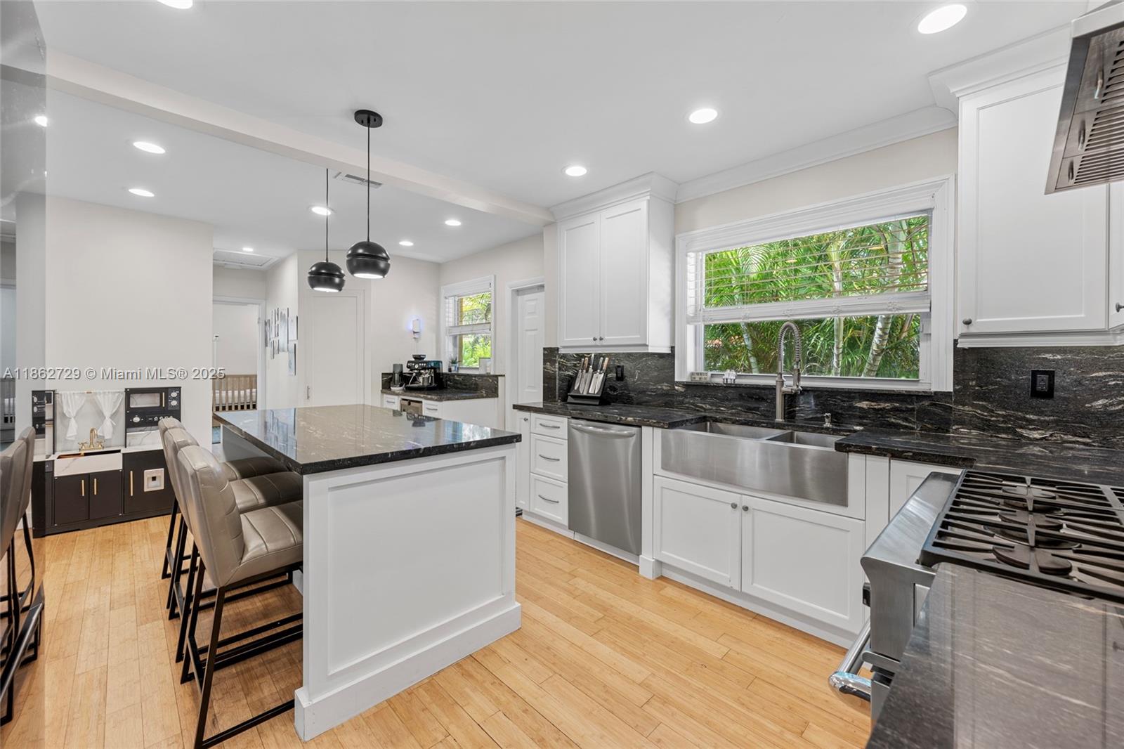 HOLLYWOOD - Residential