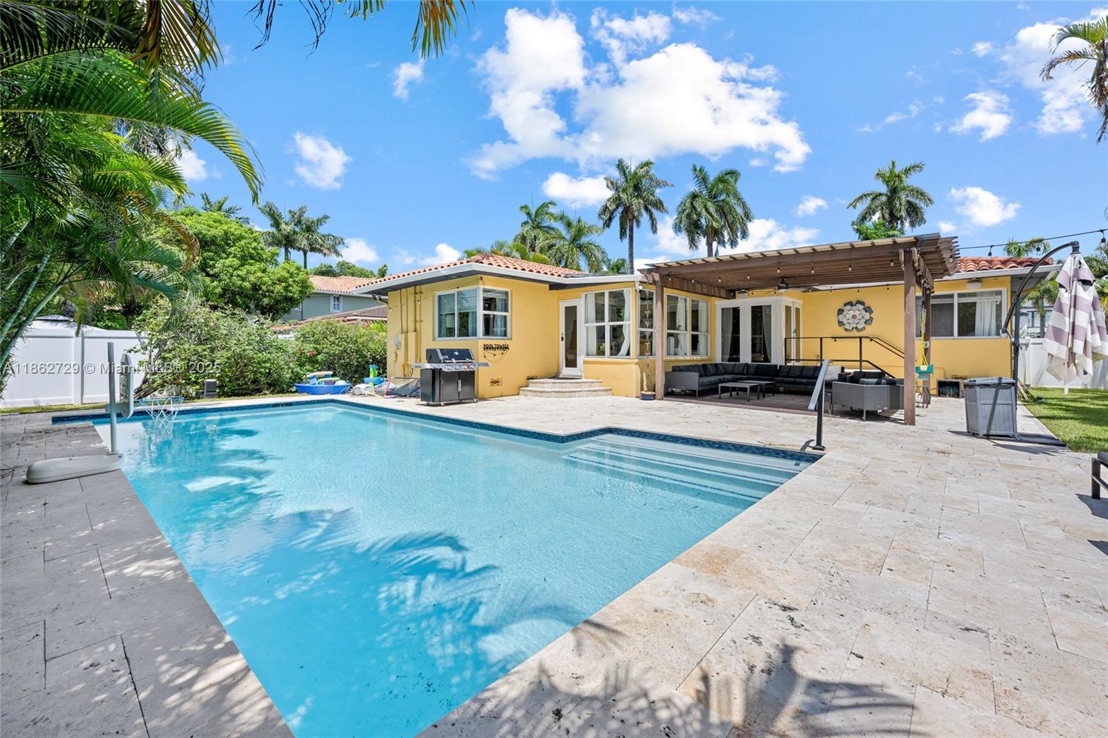 HOLLYWOOD - Residential