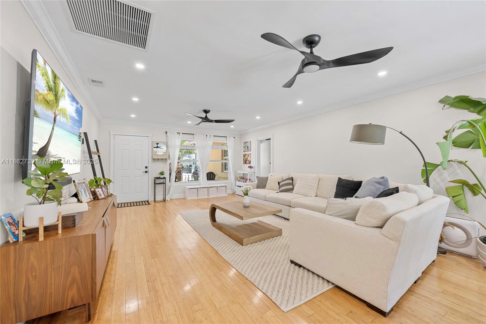 HOLLYWOOD - Residential