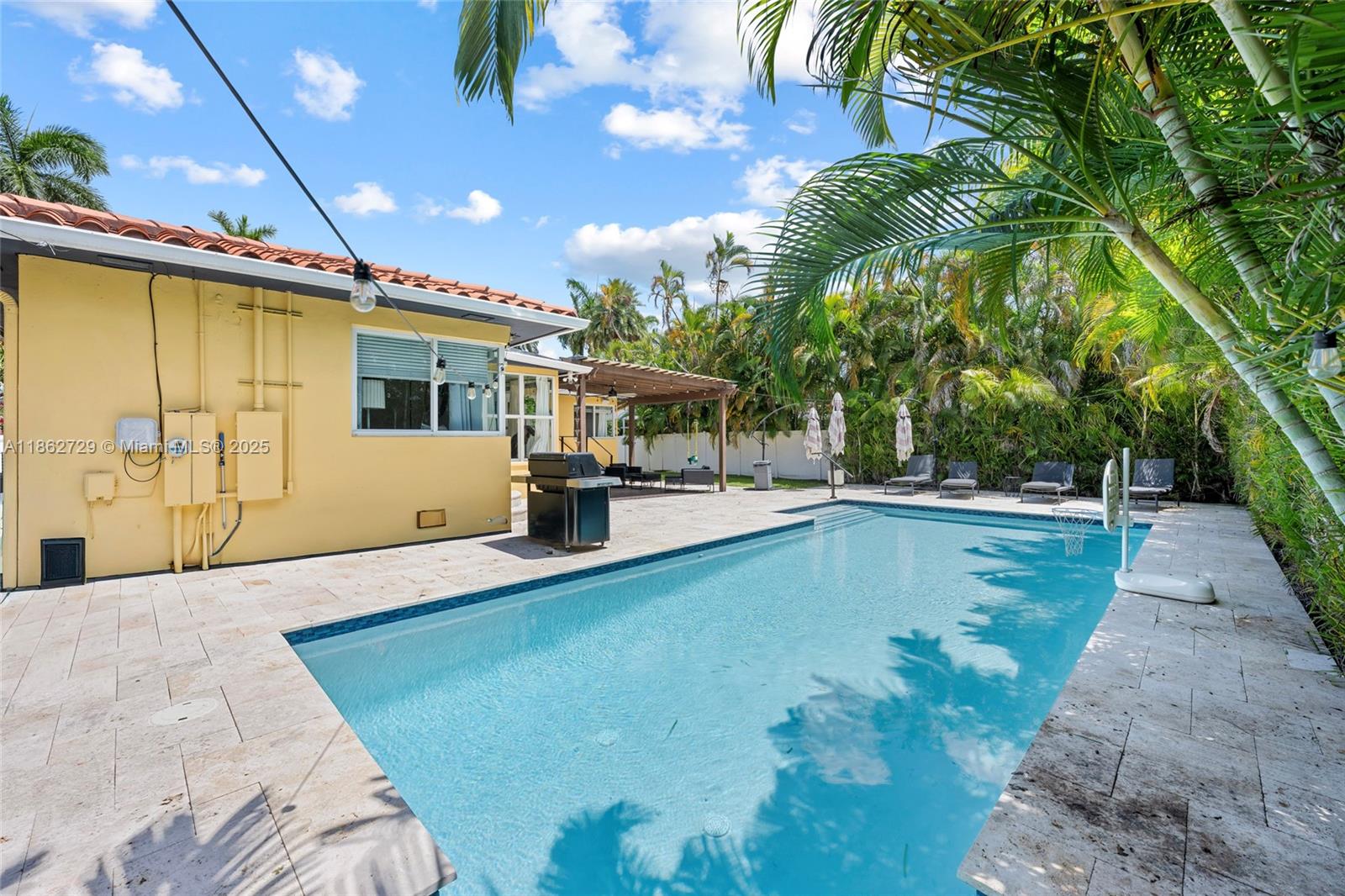 HOLLYWOOD - Residential