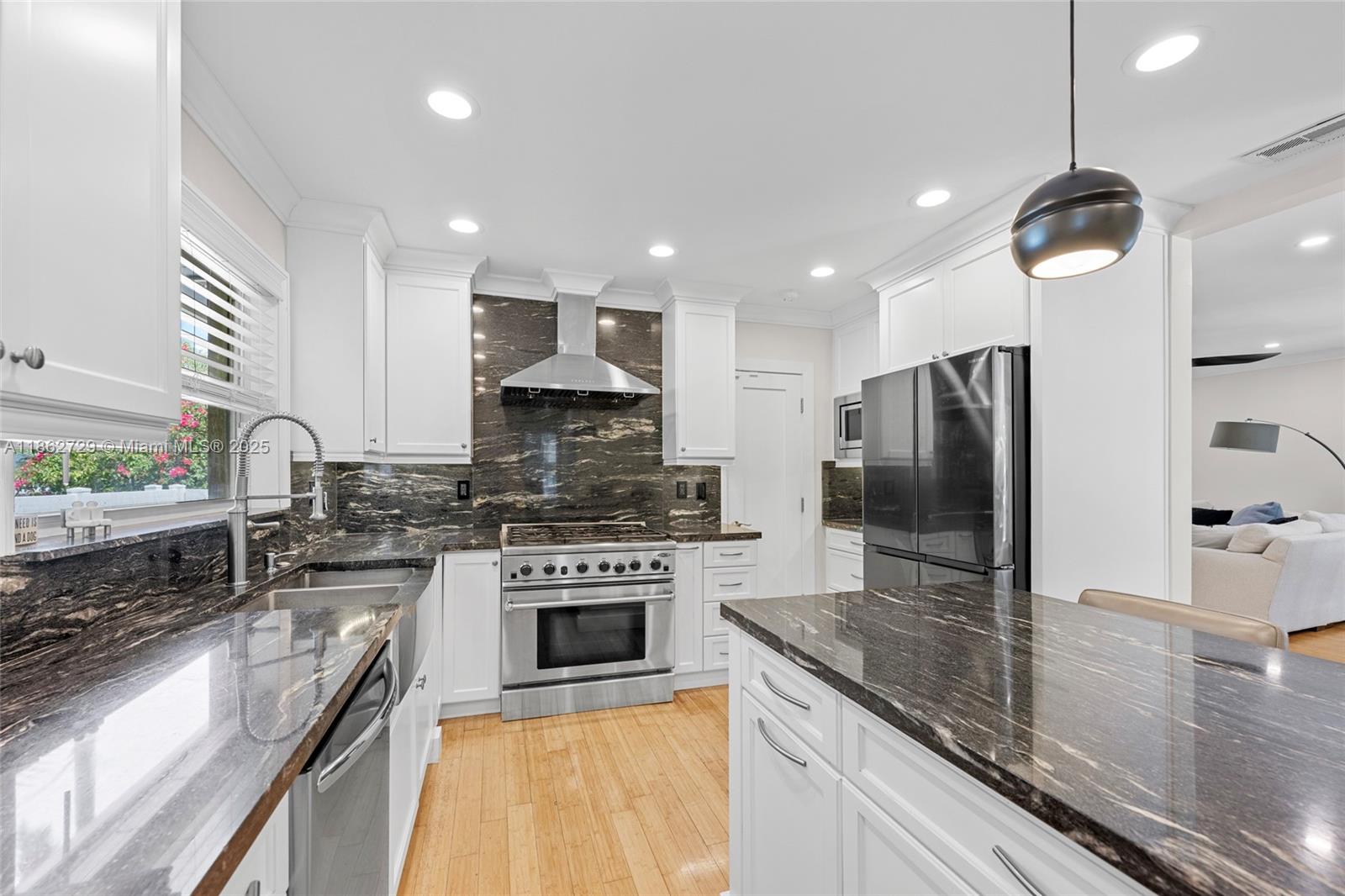 HOLLYWOOD - Residential