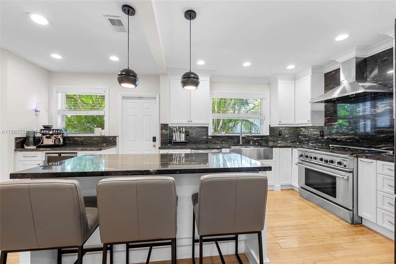 HOLLYWOOD - Residential