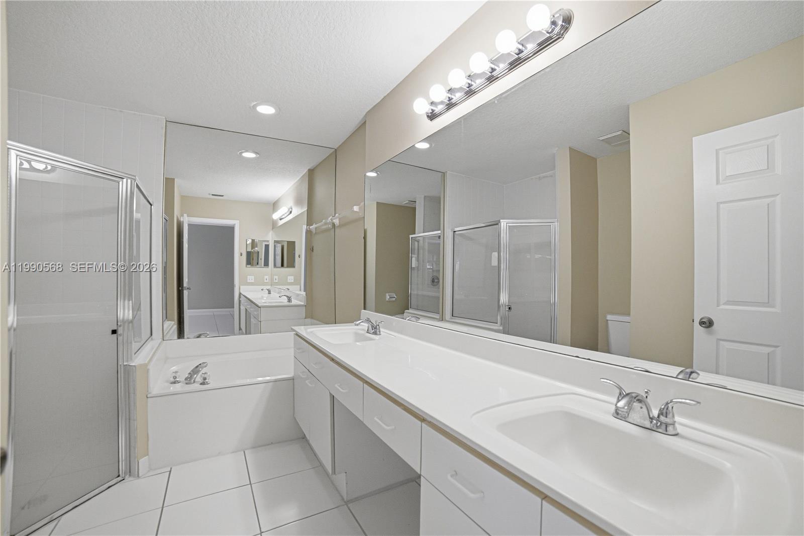 BOCA HERMOSA GARDENS - Residential