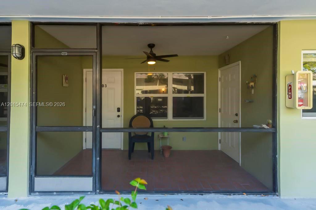 SANTA MONICA CONDOMINIUM - Residential