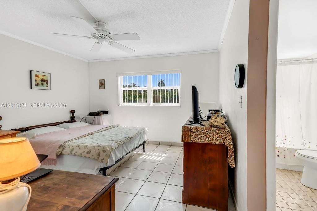 SANTA MONICA CONDOMINIUM - Residential