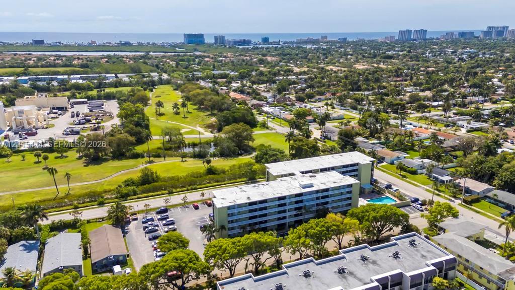 SANTA MONICA CONDOMINIUM - Residential