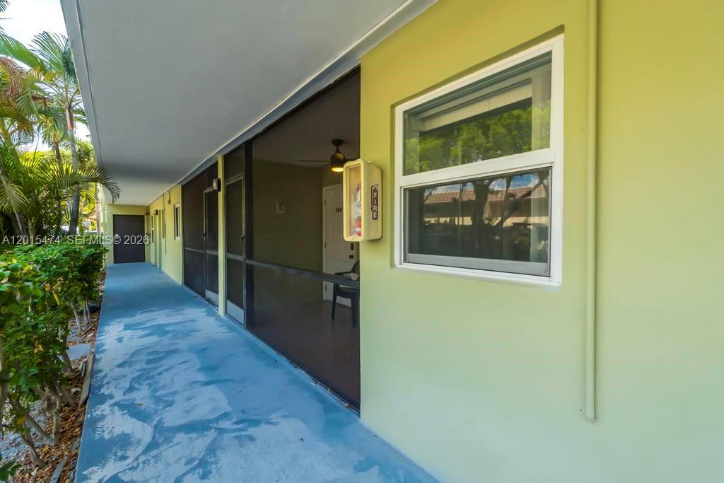 SANTA MONICA CONDOMINIUM - Residential