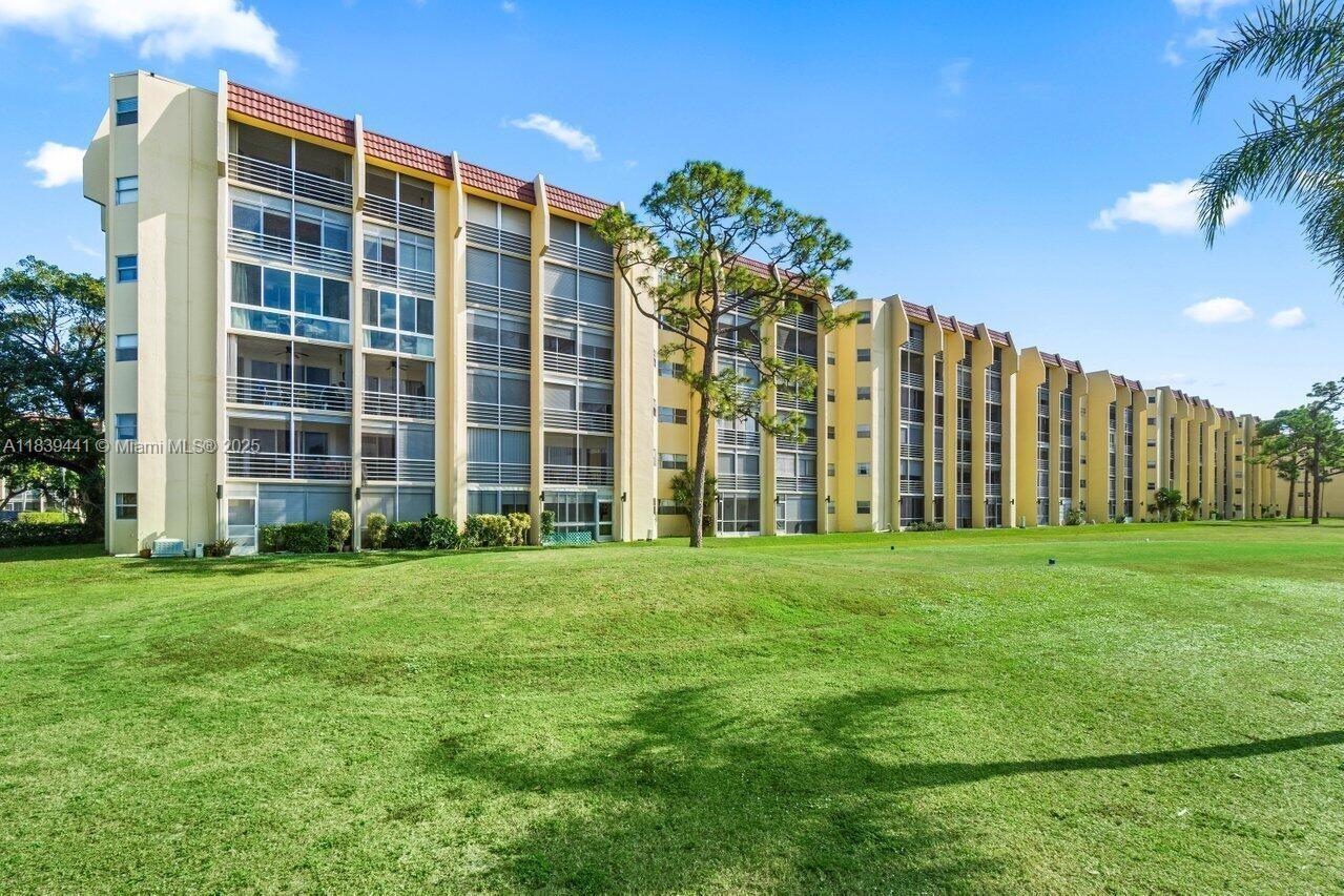 POINCIANA PLACE CONDO 1,2 - Residential