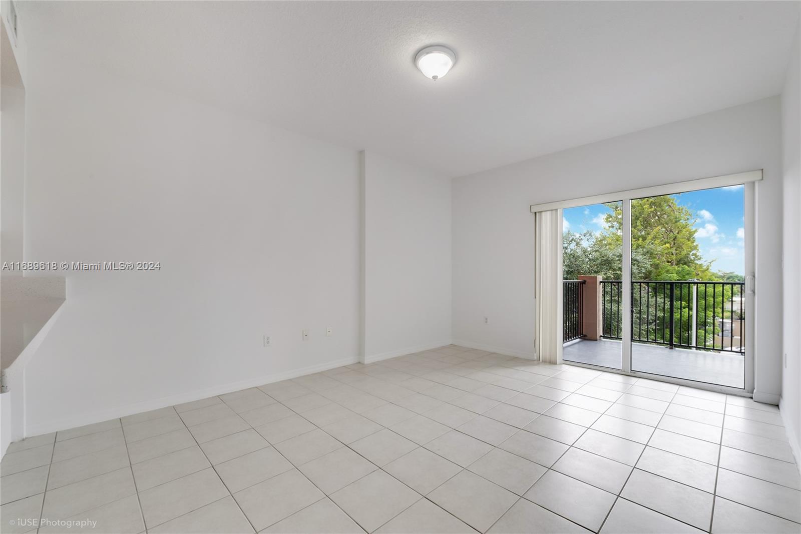 EMERALD PLAZA ON CORAL WA - Residential Lease