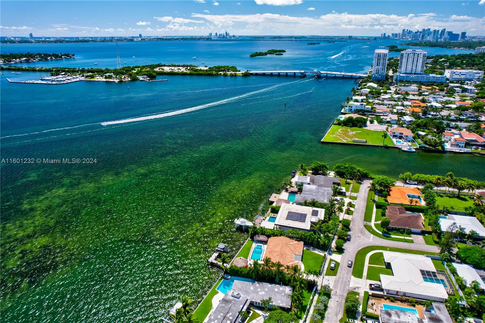 DAVIS HARBOR - Residential